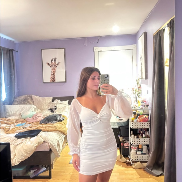 Lucy in the Sky White Long Sleeve Dress - Picture 1 of 4